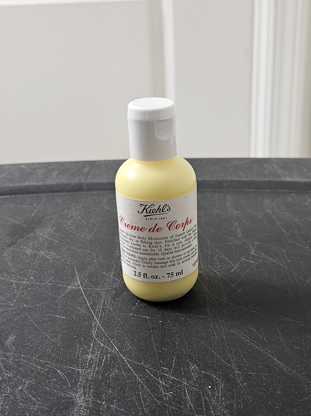 Kiehl's Crème de Corps Travel Lotion - Pale Yellow Bottle - Picture 2 of 10